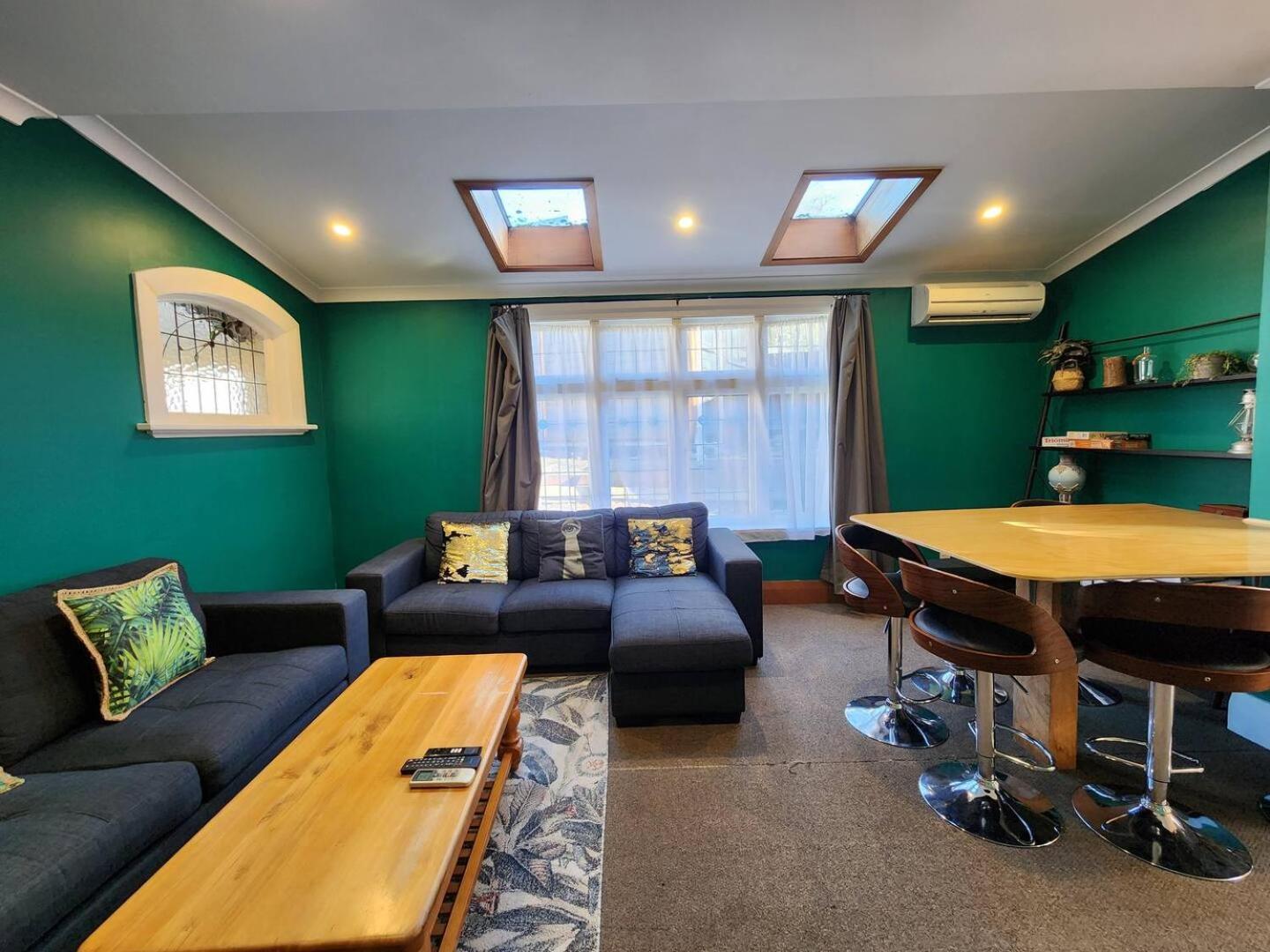 Hotel A Stone'S Throw From Town Main House à Dunedin Extérieur photo