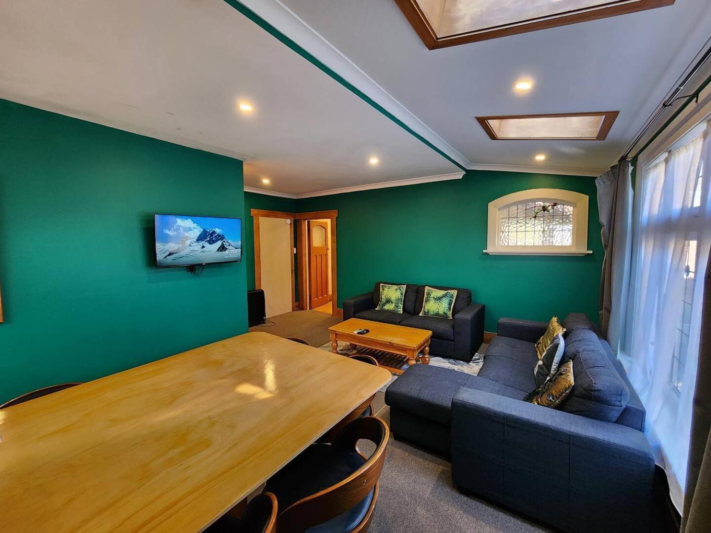 Hotel A Stone'S Throw From Town Main House à Dunedin Extérieur photo